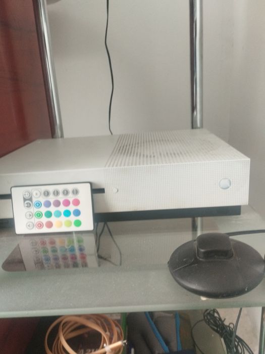 vând/schimb Xbox one s+jocuri