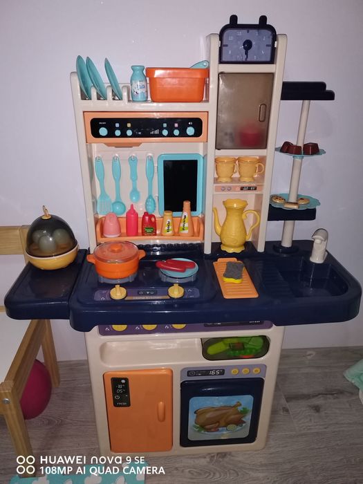 Vând bucătărie copii