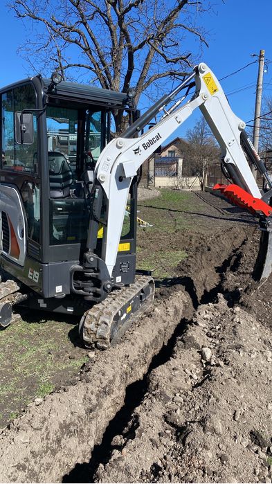 Inchiriez nacela , excavator, picamer