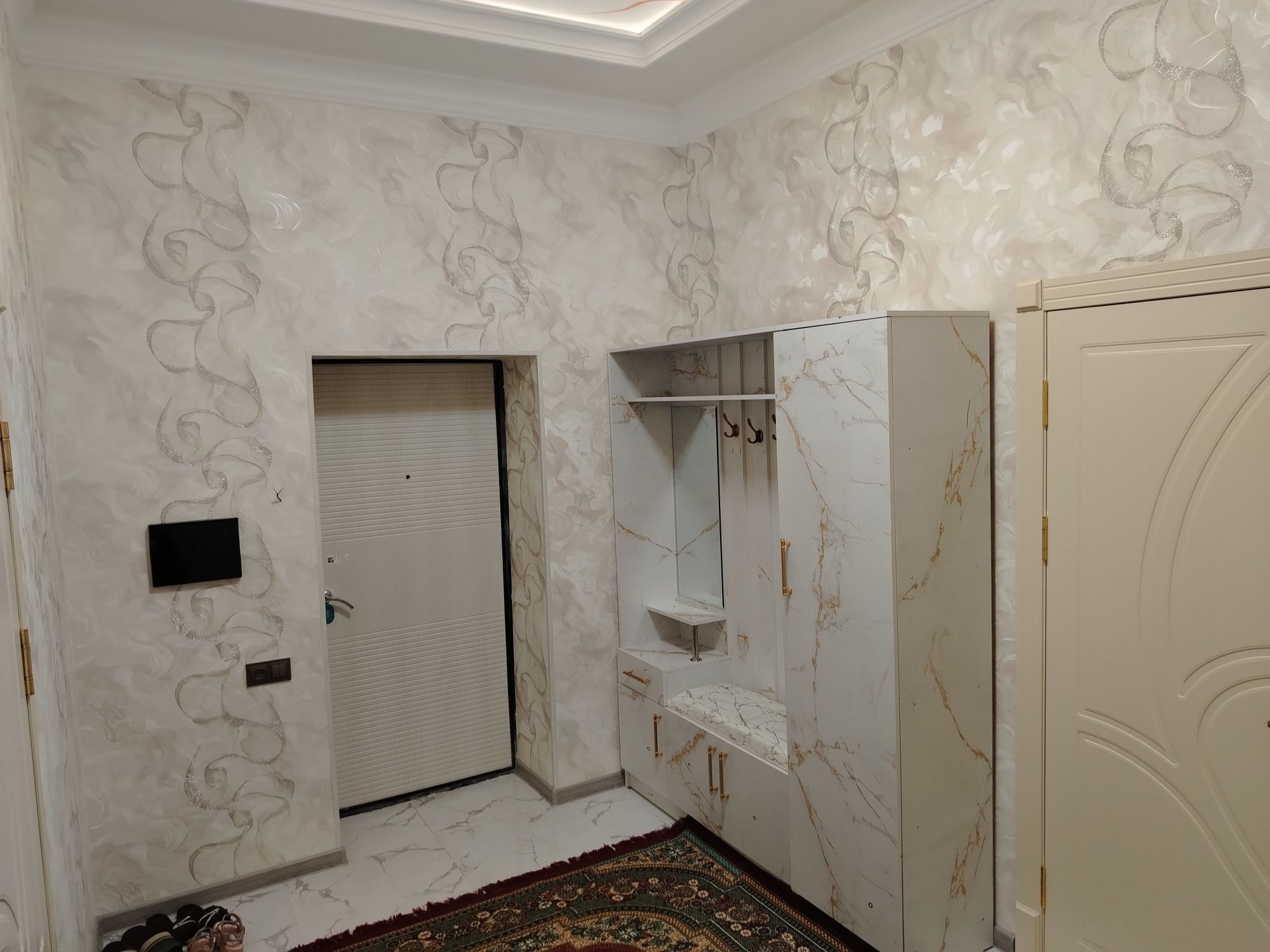 Сдаётся в аренду 2-х комнатная (For rent 2-room apartment)