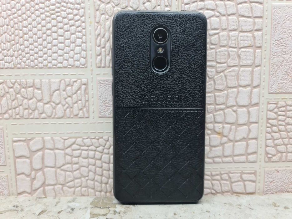 Продам телефон REDMI 5 память 32/3 gb