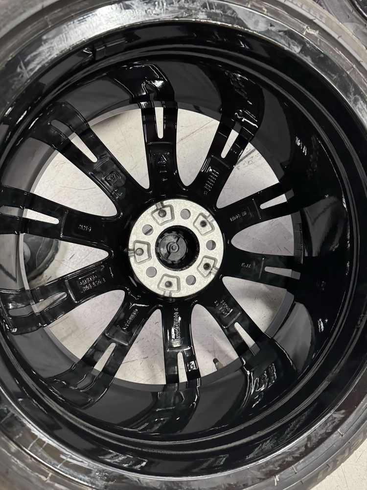 Jante Bmw G30 R20 Seria 5 759I V-Spoke Originale Pirelli De vara 60%