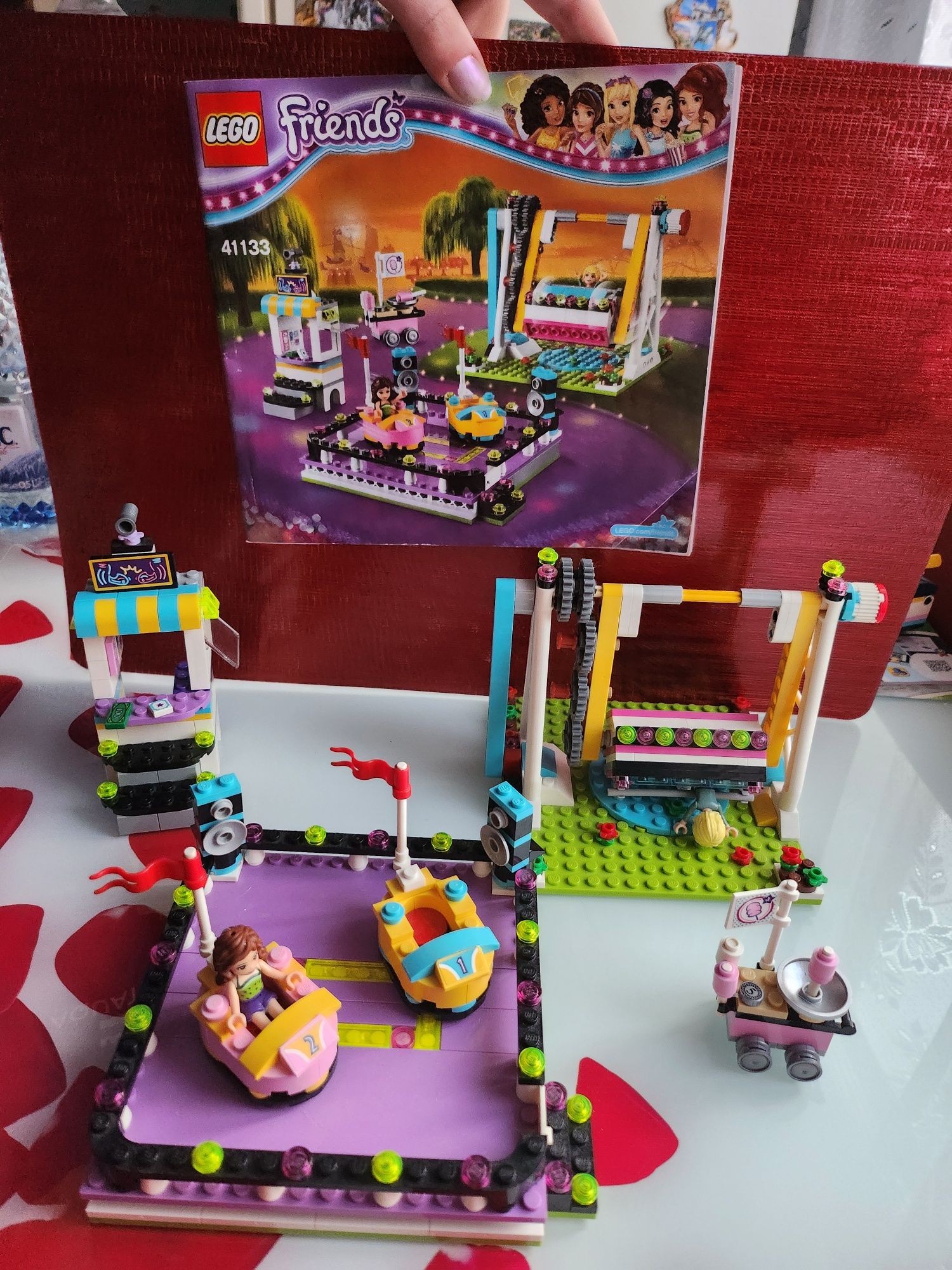 Lego friends -Mașinuțe electrice în parcul de distractii