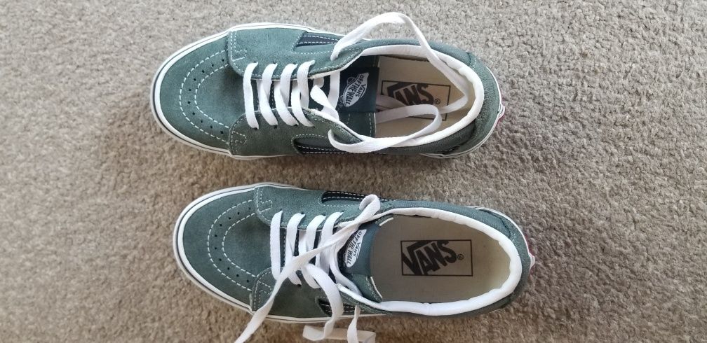 Vans снисърси , кожени.