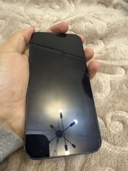 IPhone 13 с заложенным айклаудом