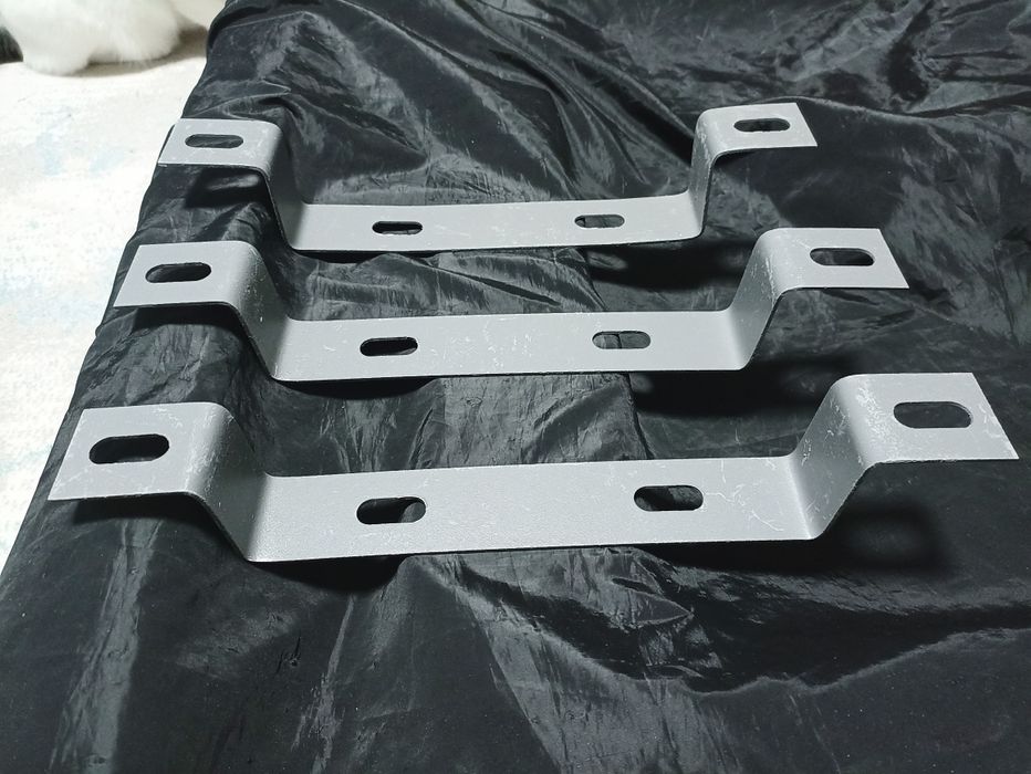 Крепежная, монтажная скоба