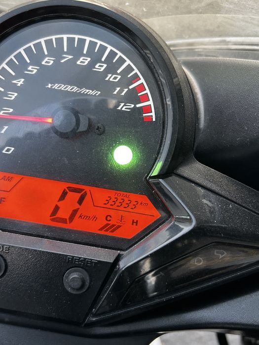 Honda cbr125r 2014