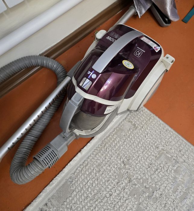 Пылесос LG. Vk8828HQ рабочий но отключается через 3 мин. В ремонт.