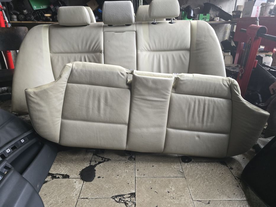 Бмв е90 бежав салон