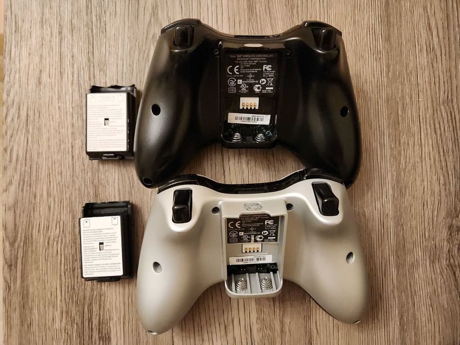 Controllere (manete) Gold si Silver pentru Xbox 360