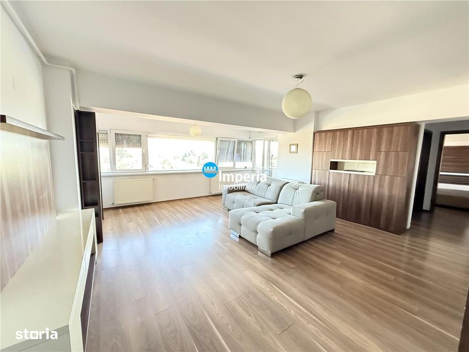 Apartament 3 camere de vanzare Podul de Fier