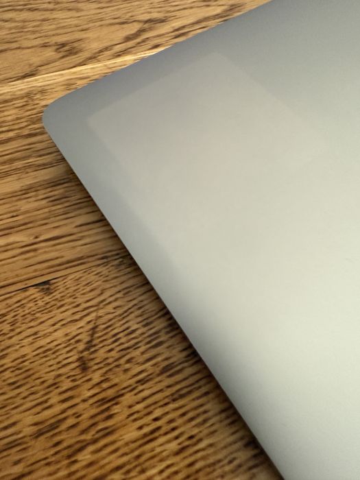 2019 MacBook Pro 16, i7, 16GB, 512GB