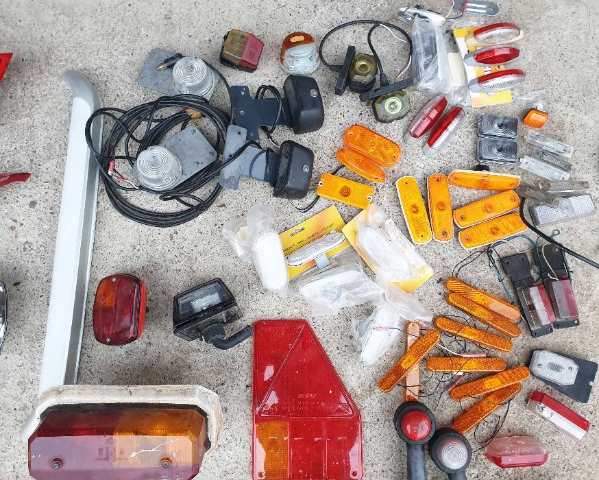 Triple, lampi spate , perimetrale ,etc pentru rulote , autorulote