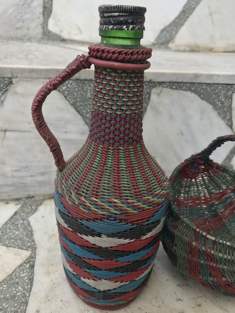 Ръчно плетени шише и кошница