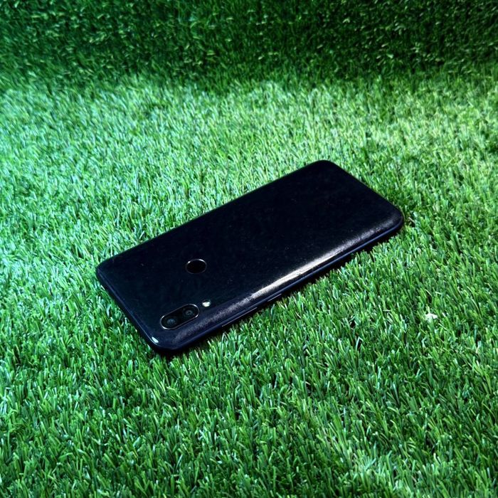 Redmi 7 sotiladi dastavka bor