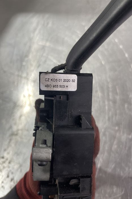 Maneta stergatoare parbriz 4BO953503H / 4BO 953 503 H Volkswagen VW P