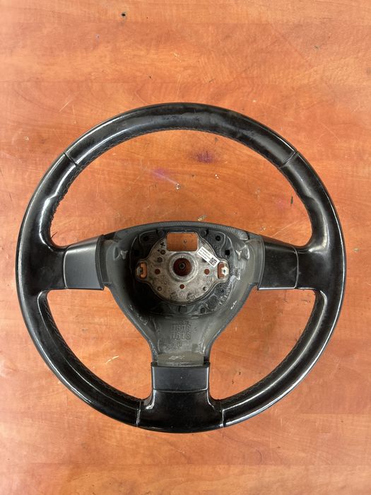 Volan piele in 3 spite vw passat b6 , golf 5 etc