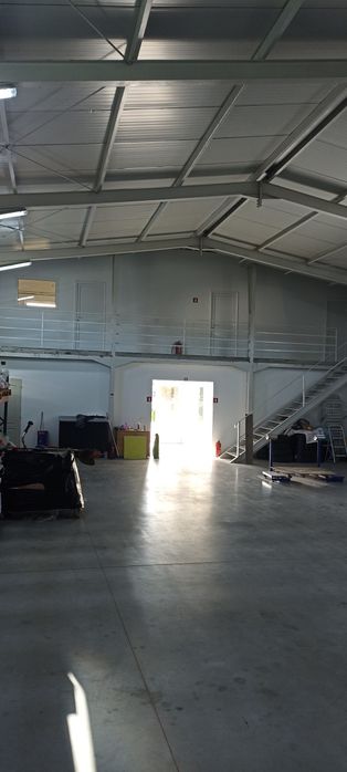 Spatiu comercial parcare hala depozit showroom