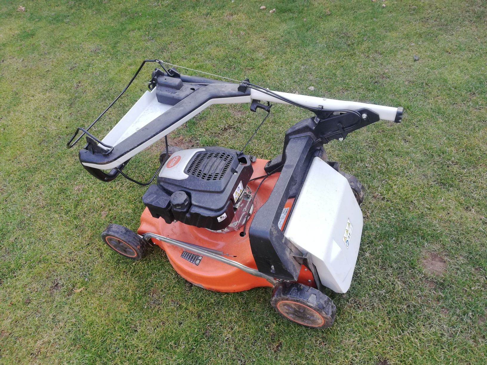 Mașină de tuns iarba Stihl RM 253 T.
