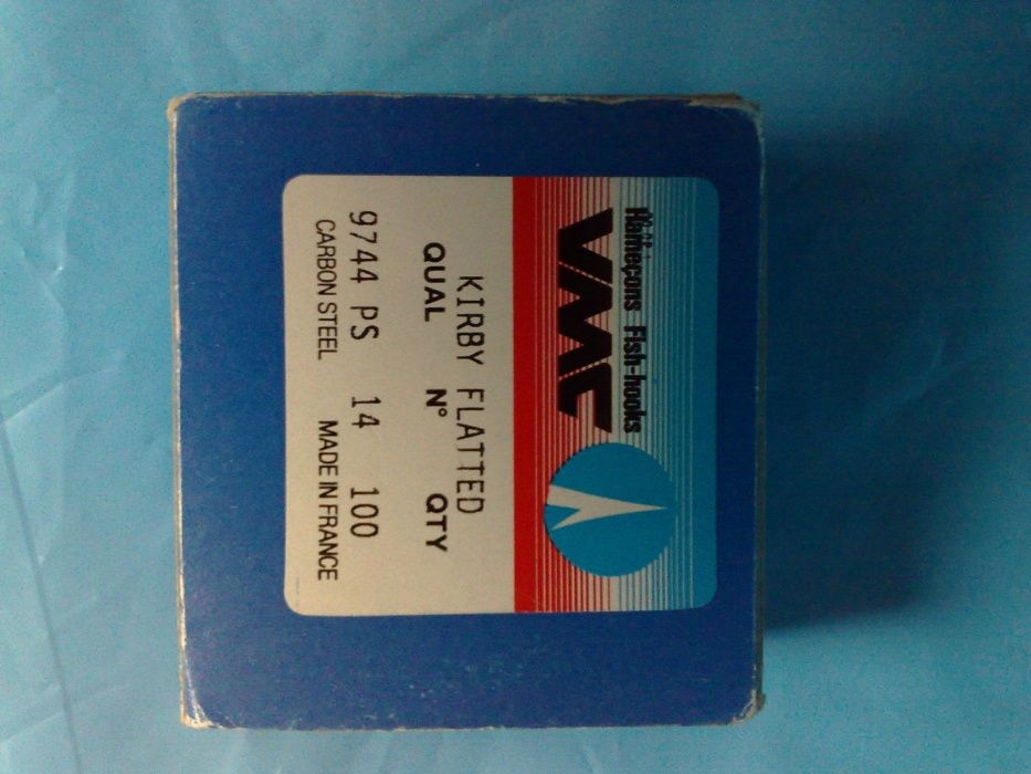 100 Carlige pescuit VMC carbon + 2 role fir, 3 Mulinete vintage