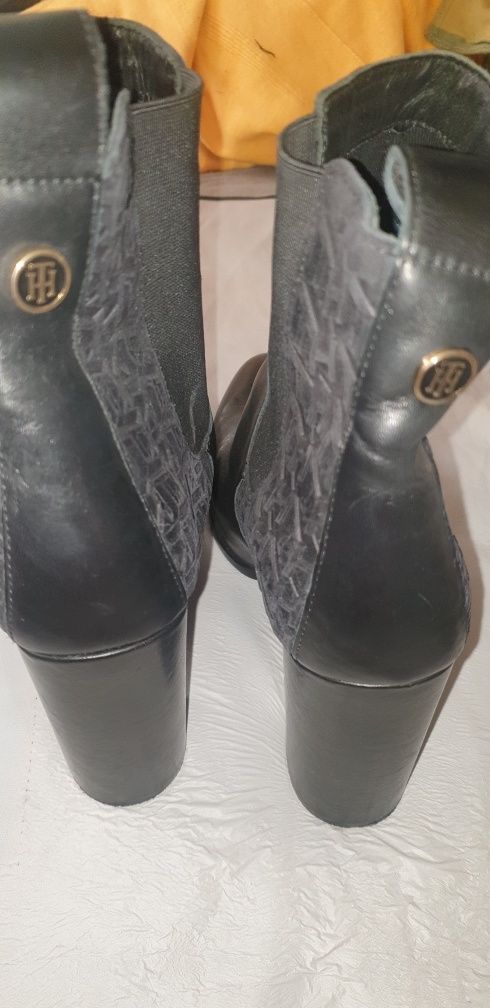 Botine cizme  piele naturala damă Tommy Hilfiger măsura 39