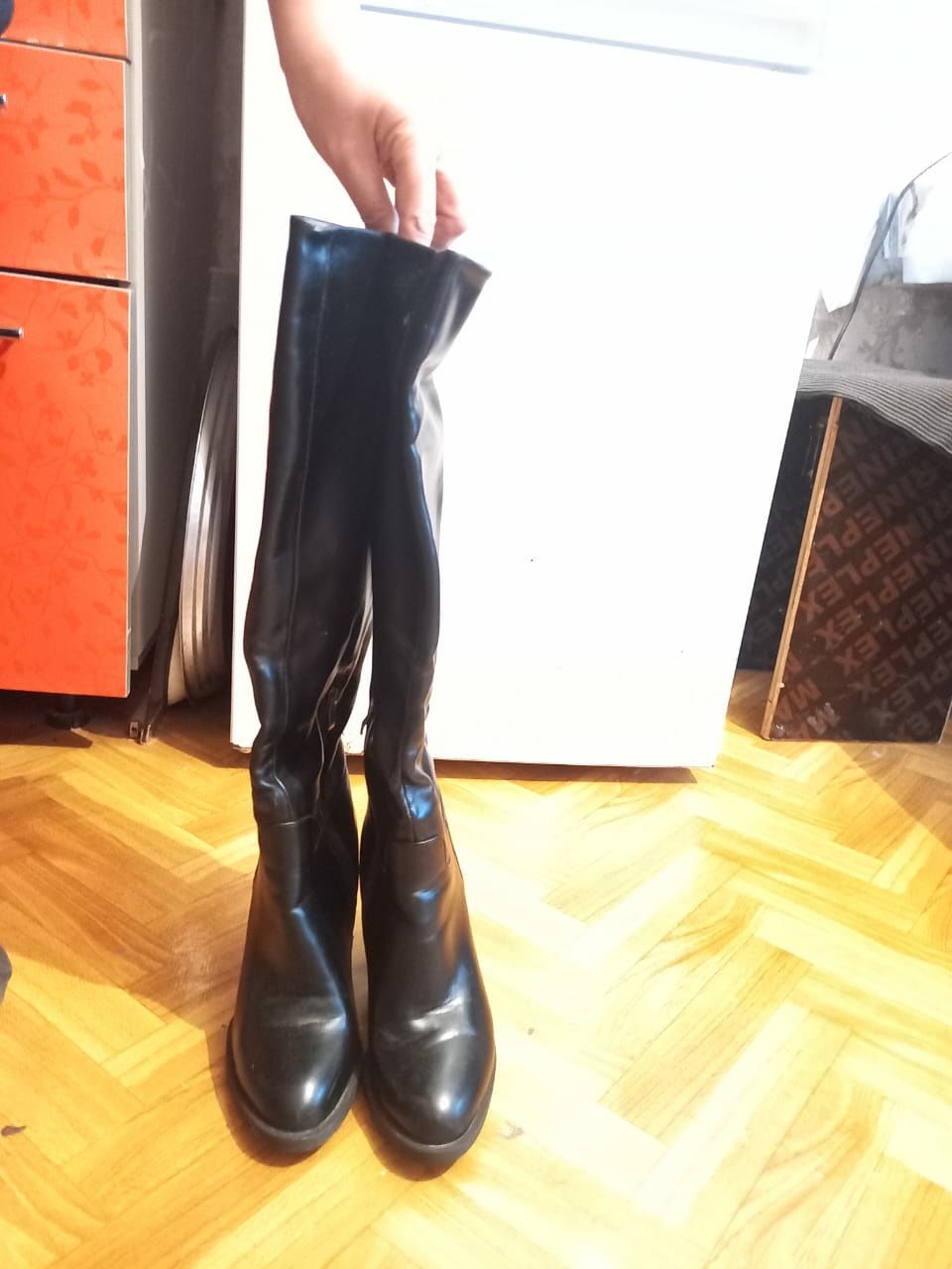 Продаю сапоги срочно