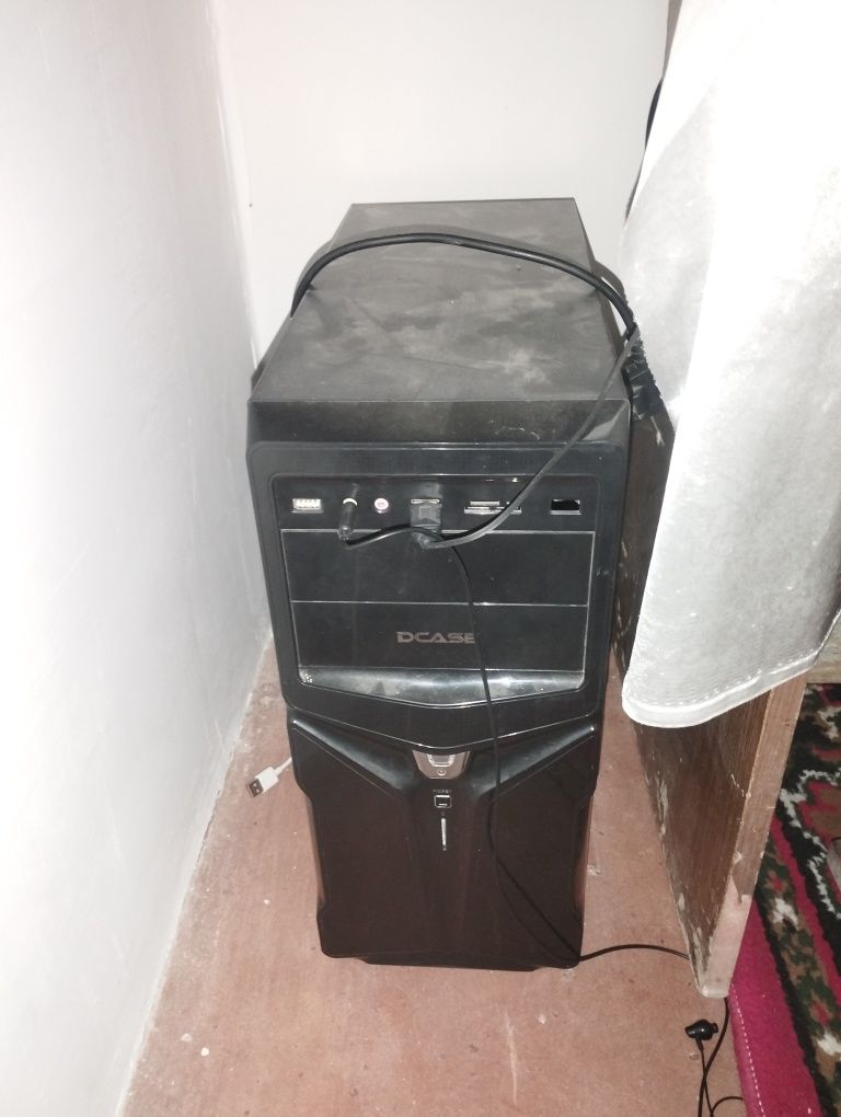 Kompyuter dcase sotiladi