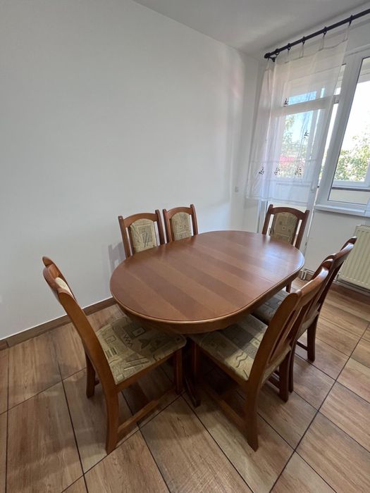 Masa lemn masiv extensibila cu 6 scaune