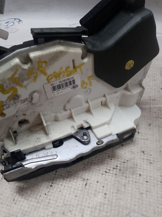 broasca stanga spate volkswagen passat b8 2015