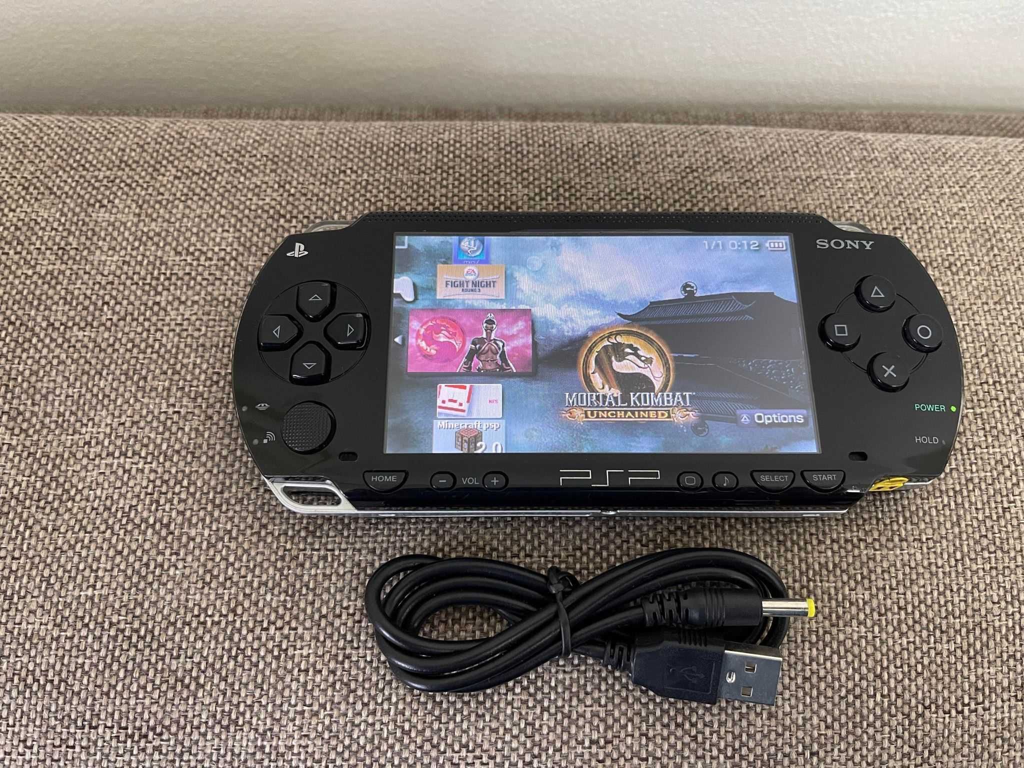 PSP Sony portabil modat cu 190 jocuri pe card NFS,GTA,Minecraft,etc