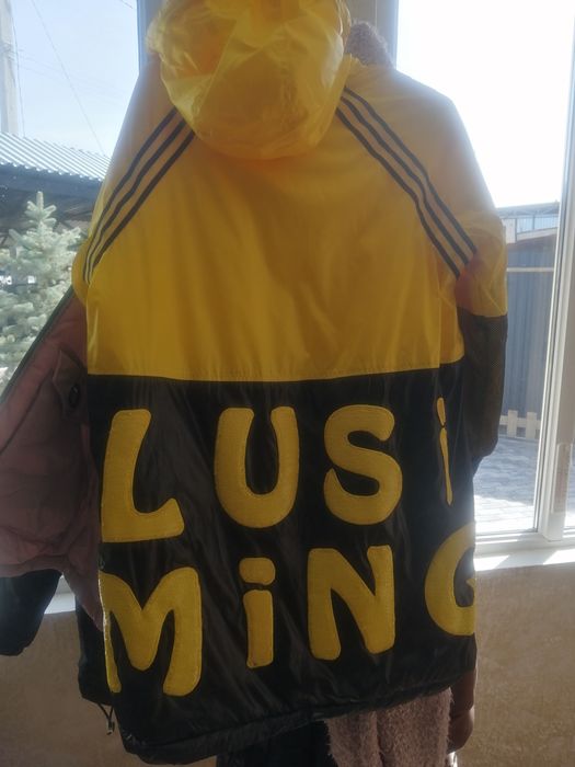 Продам куртку новая 5000тг