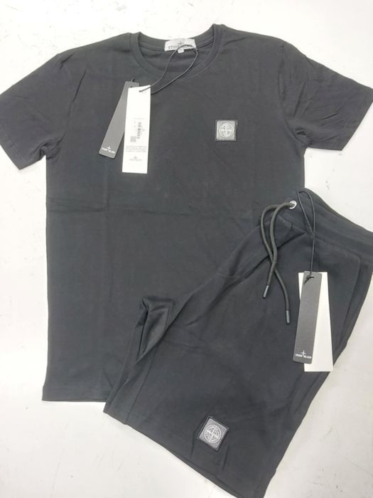 Compleu Stone Island nou, calitate premium, pantaloni scurți și tricou