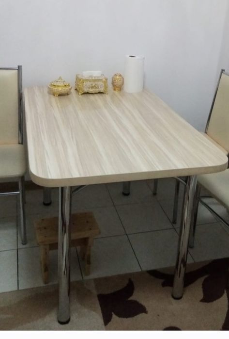 Стол кухоный 1,20×80. Качество отличное 20000