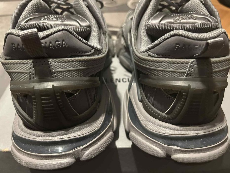 Продавам balenciaga track 2 grey