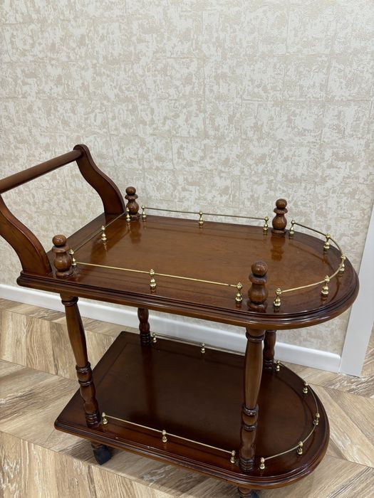 Сервировочная тележка