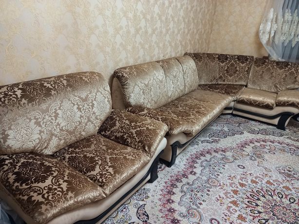 Продам угловой диван в отличном состоянии производство Россия