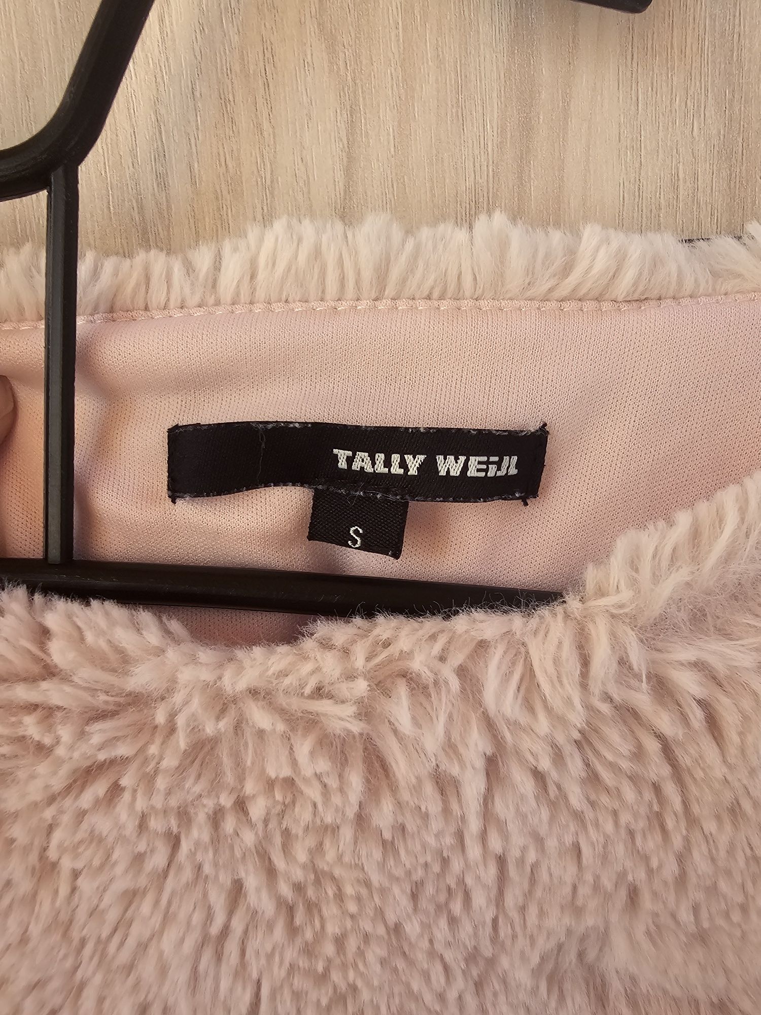 Мека, пухкава блуза Tally Weijl