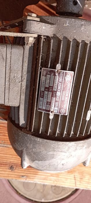Motor cu ventilator