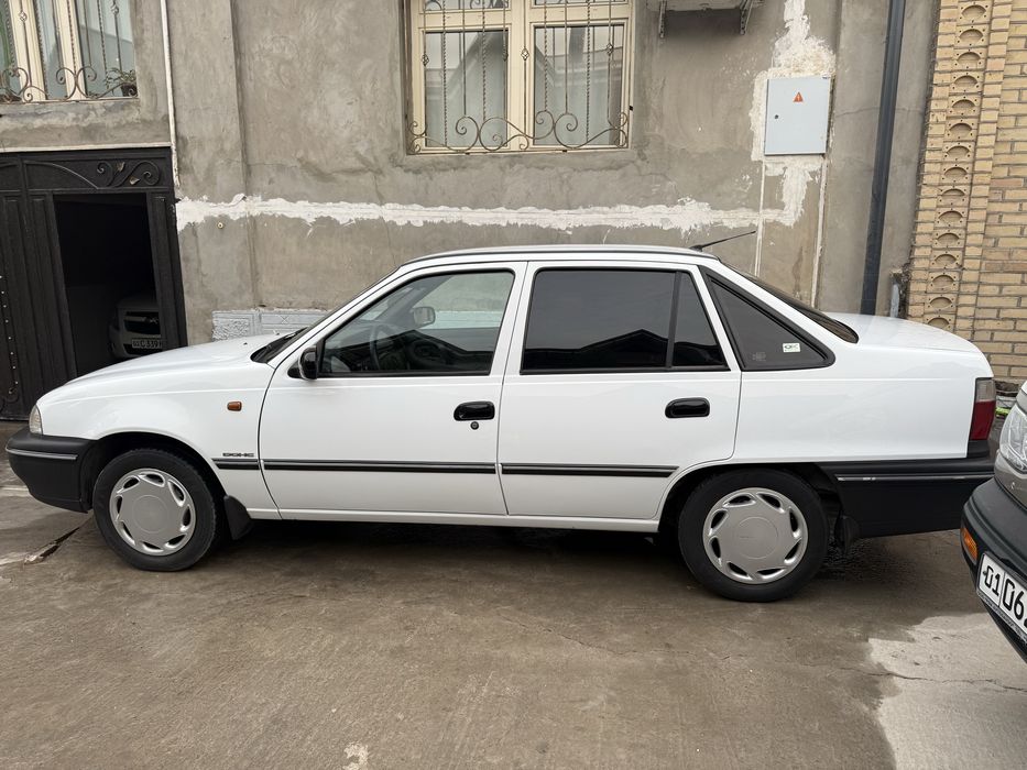 Нексия 1 сотилади