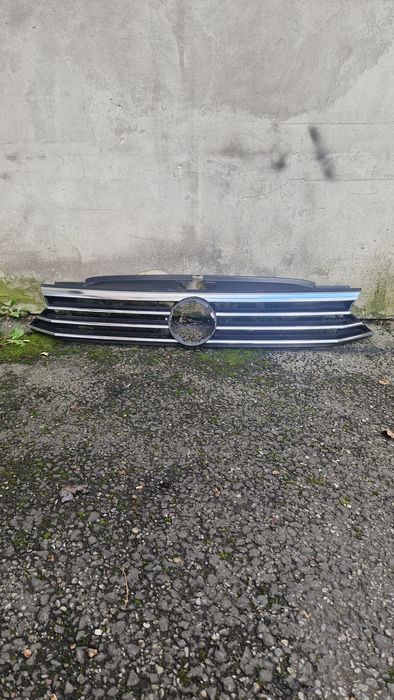 Grila centrala Vw Passat B8 2016-2020