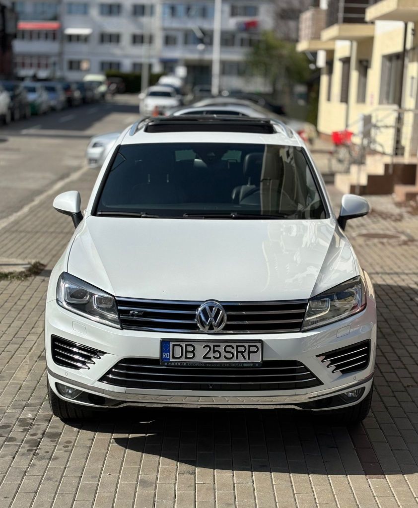 Volkswagen Touareg R-Line 3.0TDI 262CP V6 4motio

VolkswagenVolksw