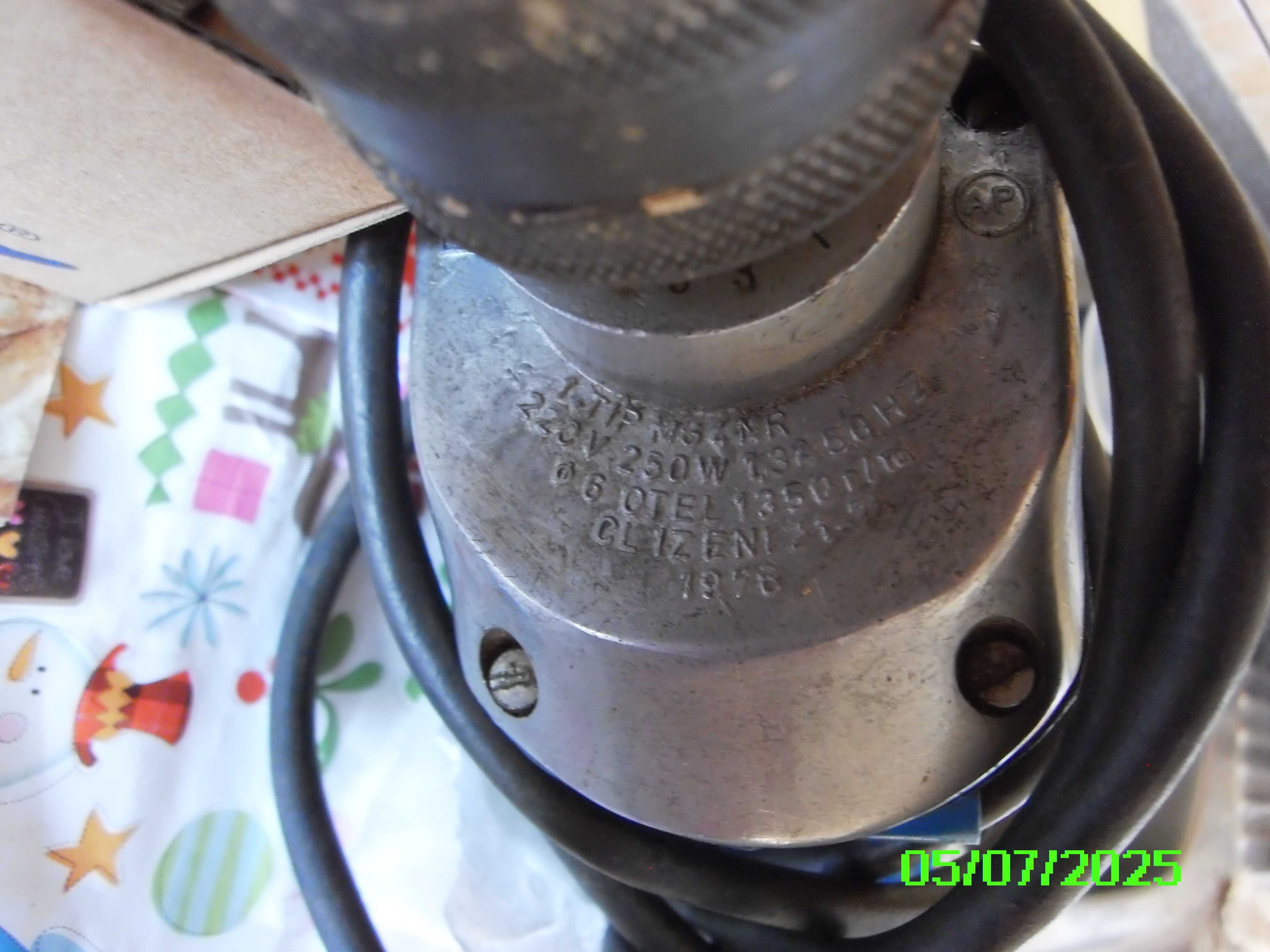 Electromotor cu suport prindere ,bormasina metal/lemn si burghie SDS