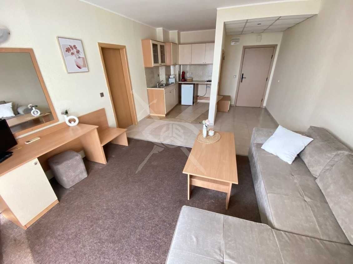 Продава се Двустаен апартамент в к.к. Слънчев бряг - 80 кв.м за 850 €/кв.м - Снимка #1