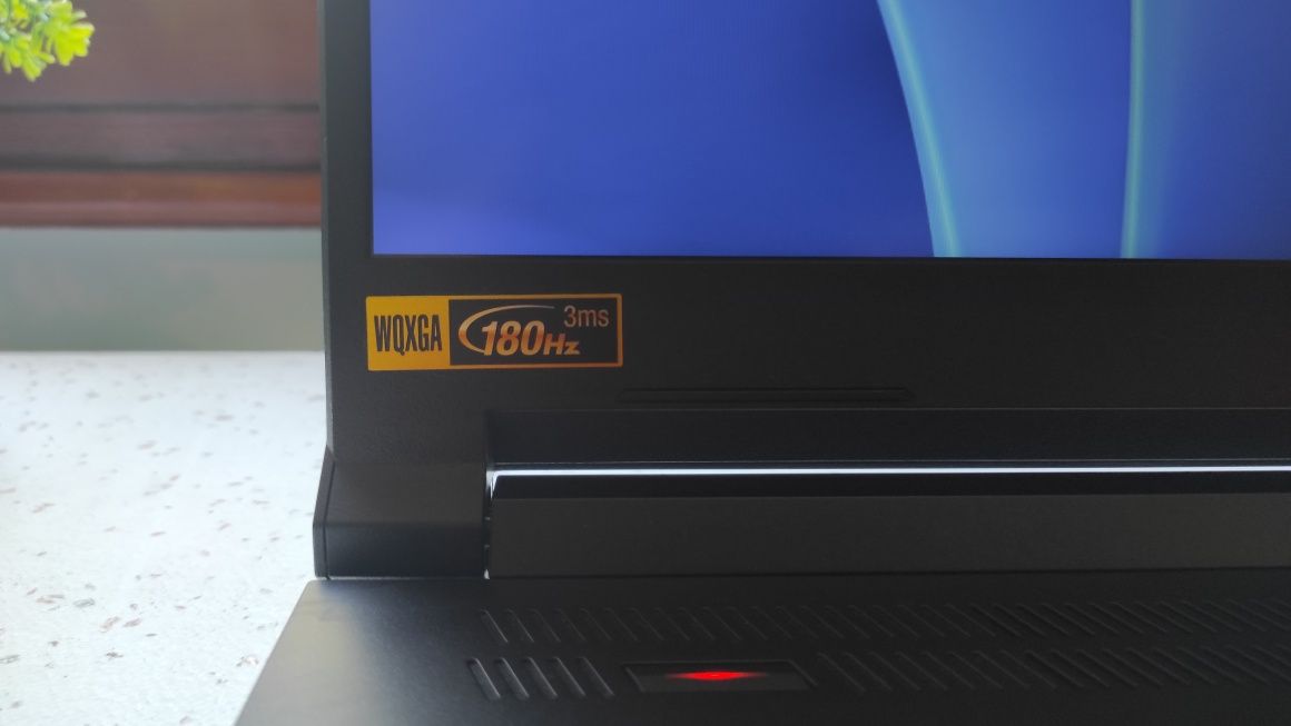 Чисто нов Acer Nitro v16/RTX 4060/i7-14650HX/32 ddr5 RAM + подарък