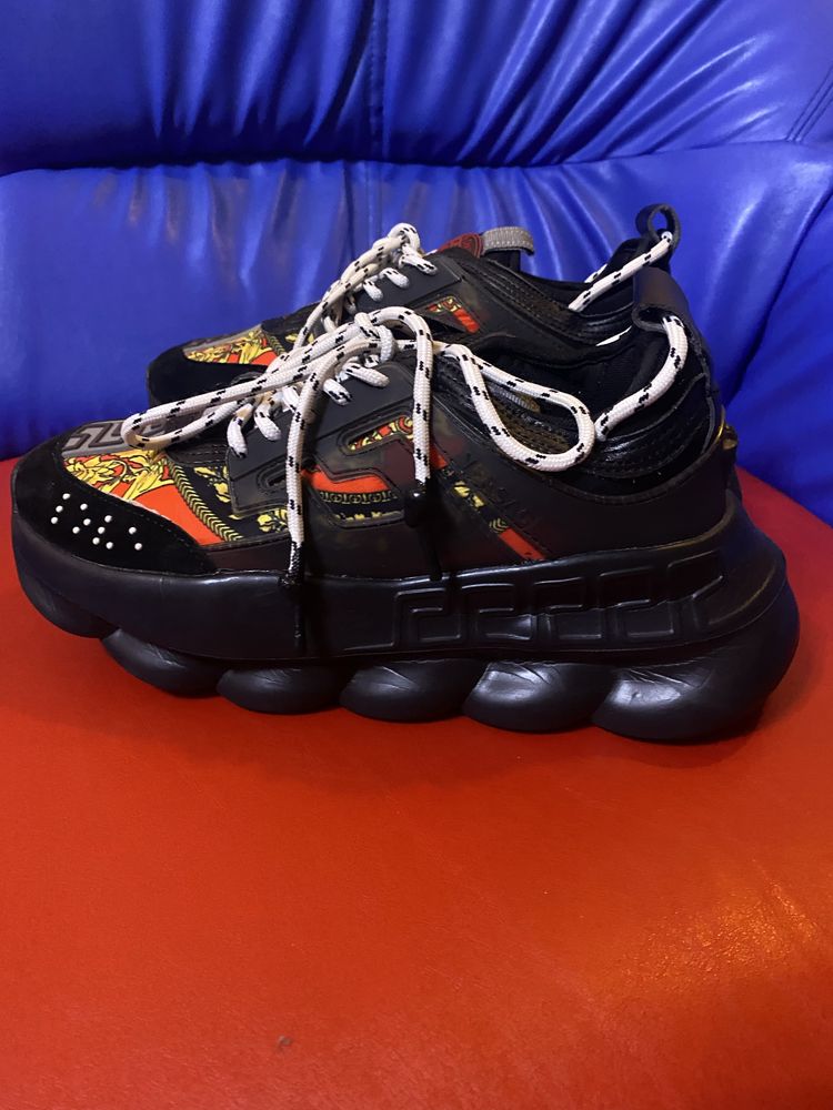 VERSACE chain reaction