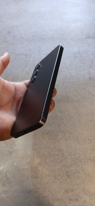 Samsung s24ni uzi 8/128 lik