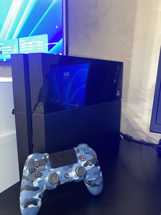 Продам Playstation 4