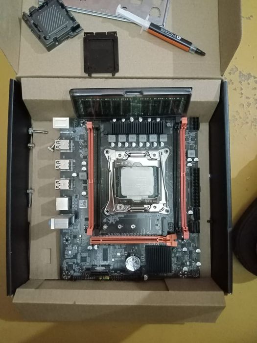 Материнская плата INTEL X99E с ОЗУ и процессором