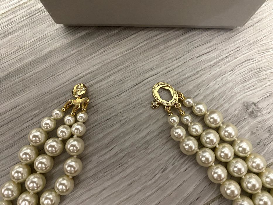 Colier Vivienne Westwood perle si sigla aurie nou