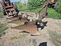 Vând plug PP30 tractor u 650
